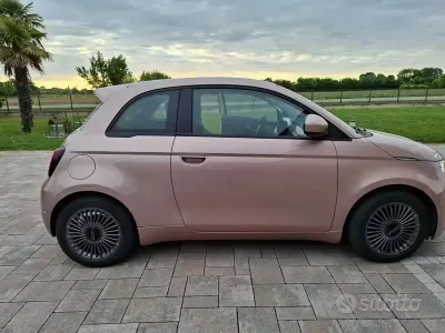 Używany Fiat 500e 42 kW (58 KM) 2022 Sedan/Limuzyna