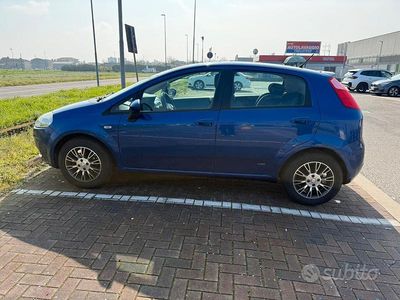 Usata Fiat Grande Punto 65 CV (47 kW) 2005 Blu Utilitaria