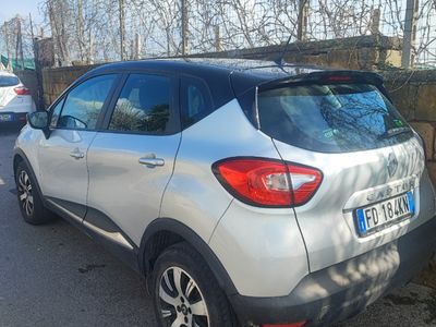 Usata Renault Captur 90 CV (66 kW) 2017 Grigio SUV