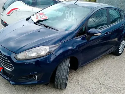 Usata Ford Fiesta 95 CV (69 kW) 2015 Blu Utilitaria