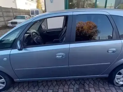 Usata Opel Meriva Cosmo 105 CV (77 kW) 2007 Grigio Monovolume