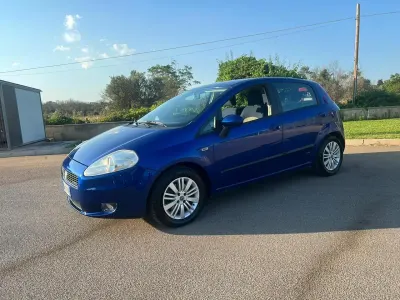Usata Fiat Grande Punto Dynamic 90 CV (66 kW) 2007 Blu Utilitaria