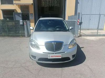 Usata Lancia Ypsilon 60 CV (44 kW) 2008 Grigio Utilitaria