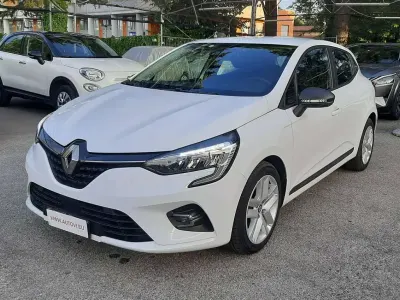 Usata Renault Clio V 101 CV (74 kW) 2022 Bianco Berlina