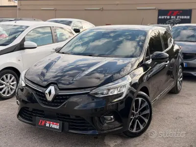 Usata Renault Clio V Initiale Paris 116 CV (85 kW) 2020 Nero Berlina