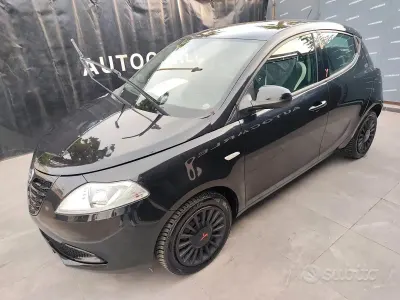 Usata Lancia Ypsilon 69 CV (50 kW) 2014 Nero Utilitaria