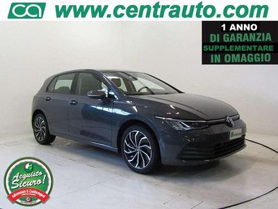 Usata VW Golf VIII Life 110 CV (80 kW) 2022 Grigio Berlina