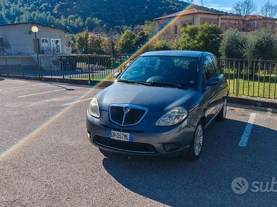 Usata Lancia Ypsilon 60 CV (44 kW) 2008 Grigio Utilitaria