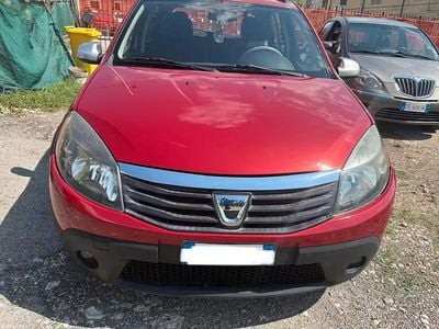 Usata Dacia Sandero Stepway 85 CV (62 kW) 2011 Rosso Berlina