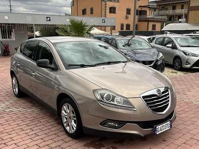 Begagnad Lancia Delta S 120 HK (88 kW) 2010 Silver Halvkombi