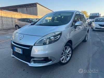 Usata Renault Scénic III XMOD 110 CV (80 kW) 2013 Grigio Monovolume