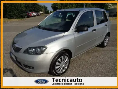 Usata Mazda 2 Active 68 CV (50 kW) 2006 Argento metallizzato Utilitaria
