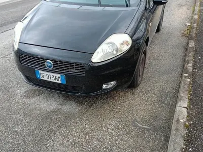 Usata Fiat Grande Punto 75 CV (55 kW) 2007 Nero Utilitaria