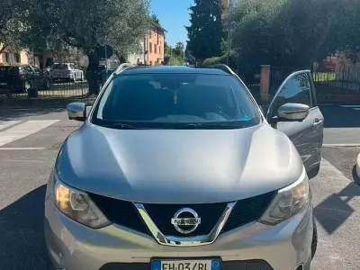 Usata Nissan Qashqai 110 CV (80 kW) 2017 Grigio SUV