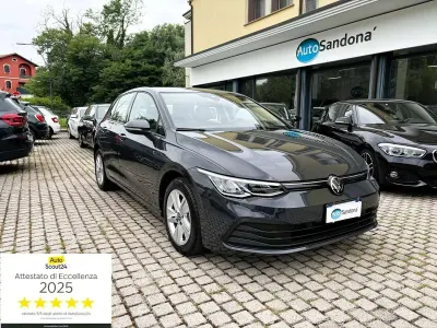 Usata VW Golf VIII Life 116 CV (85 kW) 2022 Grigio Berlina