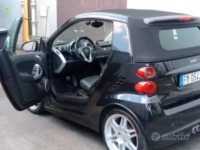Usata Smart ForTwo Cabrio Brabus 98 CV (72 kW) 2007 Nero Cabrio
