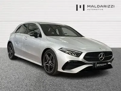 Usata Mercedes A180 Advanced Plus 116 CV (85 kW) 2023 Argento Utilitaria