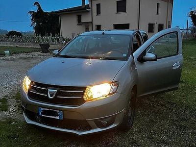 Usata Dacia Sandero 2014 Grigio Berlina