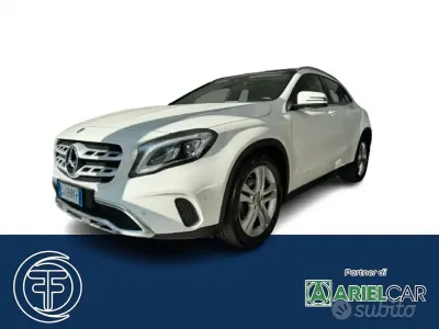 Usata Mercedes GLA220 170 CV (125 kW) 2019 Bianco SUV