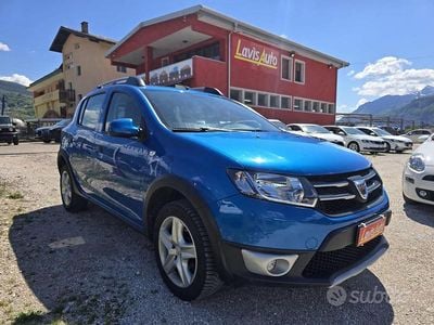 Gebraucht Dacia Sandero Stepway 90 PS (66 kW) 2016 Blau Limousine