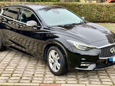 Infiniti Q30