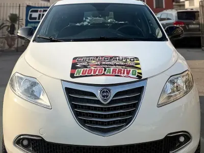 Usata Lancia Ypsilon 84 CV (61 kW) 2014 Bianco Utilitaria