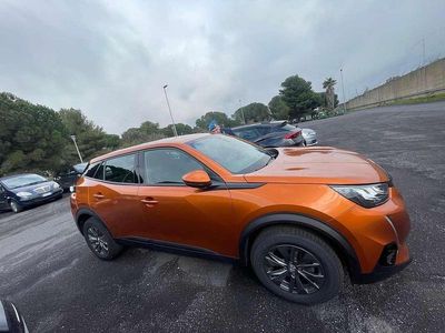 Usata Peugeot 2008 Active 110 CV (80 kW) 2021 Arancione SUV