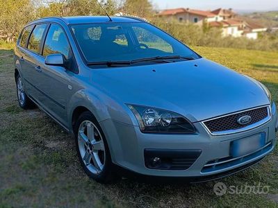 Usata Ford Focus 136 CV (100 kW) 2005 Grigio Station wagon