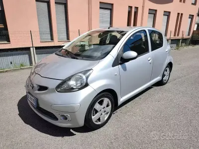 Usata Toyota Aygo 68 CV (50 kW) 2008 Grigio Utilitaria