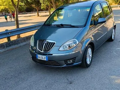 Usata Lancia Musa 95 CV (69 kW) 2010 Bluazzurro Monovolume