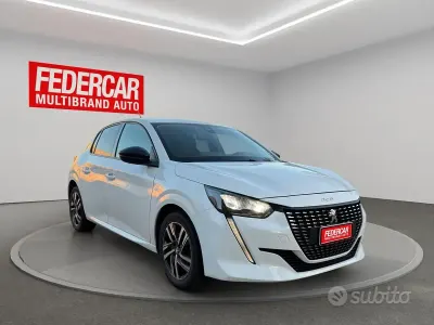 Usata Peugeot 208 Allure 101 CV (74 kW) 2021 Bianco Utilitaria
