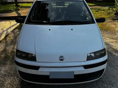 Usado Fiat Punto 60 CV (44 kW) 2001 Blanco Utilitario