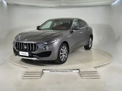 Usata Maserati Levante 250 CV (183 kW) 2017 Grigio SUV