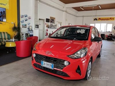 Usata Hyundai i10 67 CV (49 kW) 2020 Rosso Utilitaria