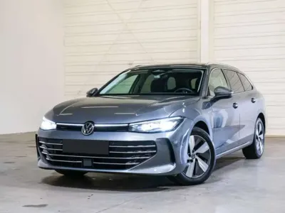 Usata VW Passat Business 150 CV (110 kW) 2025 Grigio Station wagon