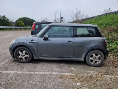 Usata Mini ONE 71 CV (52 kW) 2010 Argento Utilitaria