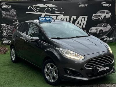 Usata Ford Fiesta 95 CV (69 kW) 2015 Grigio Berlina