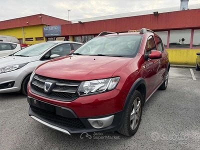 Usata Dacia Sandero Stepway 90 CV (66 kW) 2016 Rosso Berlina
