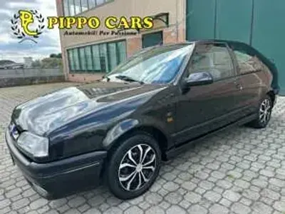 Usata Renault 19 110 CV (80 kW) 1995 Nero Berlina