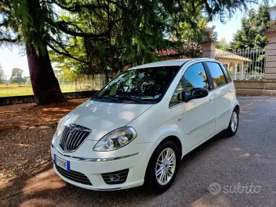 Usata Lancia Musa 77 CV (56 kW) 2012 Bianco Monovolume