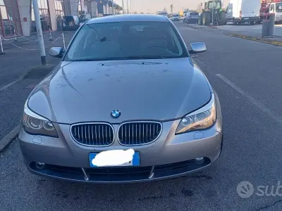 Usata BMW 530 122 CV (89 kW) 2007 Grigio Station wagon