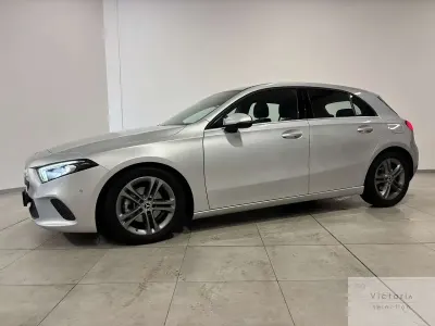 Usata Mercedes A180 116 CV (85 kW) 2019 Argento Berlina