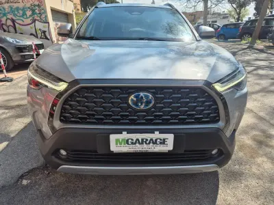 Usata Toyota Corolla Cross Lounge 152 CV (111 kW) 2023 Argento SUV
