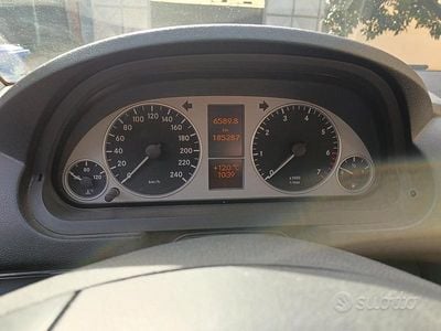 Usata Mercedes B180 2010 Grigio Monovolume