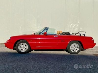 Usata Alfa Romeo Spider 106 CV (77 kW) 1990 Rosso Cabrio