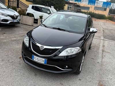 Usata Lancia Ypsilon Platinum 69 CV (50 kW) 2019 Nero Utilitaria