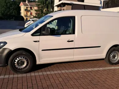 Usata VW Caddy Maxi 65 CV (47 kW) 2017 Bianco Monovolume