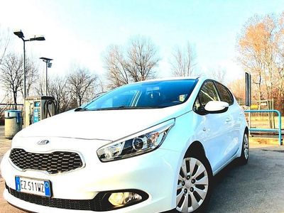 Usata Kia Ceed 115 CV (84 kW) 2015 Bianco Utilitaria