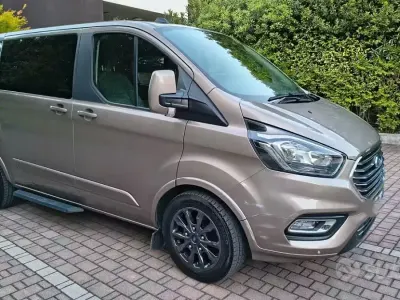 Usata Ford Tourneo Custom Titanium 131 CV (96 kW) 2020 Marrone Furgone