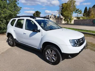 Usata Dacia Duster Lauréate 109 CV (80 kW) 2014 Bianco SUV